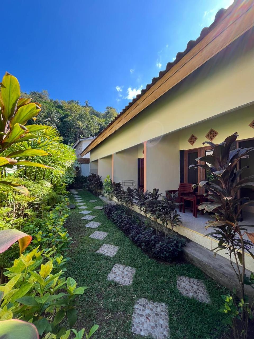 Family Garden Homestay Senggigi Buitenkant foto